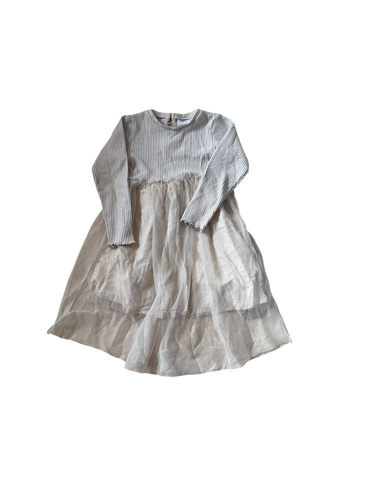 Zara kjóll St.110